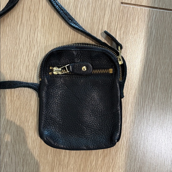 Roots genuine leather cross body small purse - Picture 3 of 3